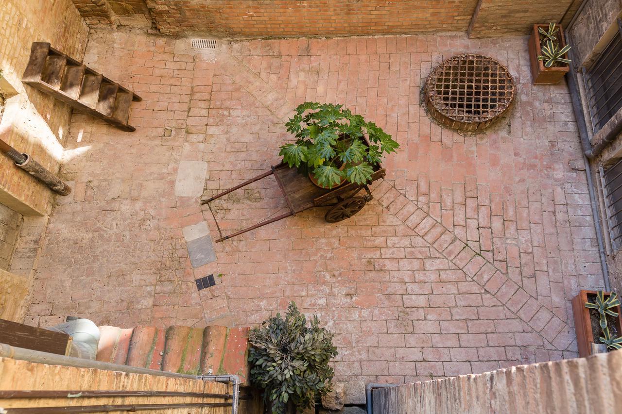 Casatorre Dei Leoni Dimora Storica Bed & Breakfast Siena Eksteriør bilde